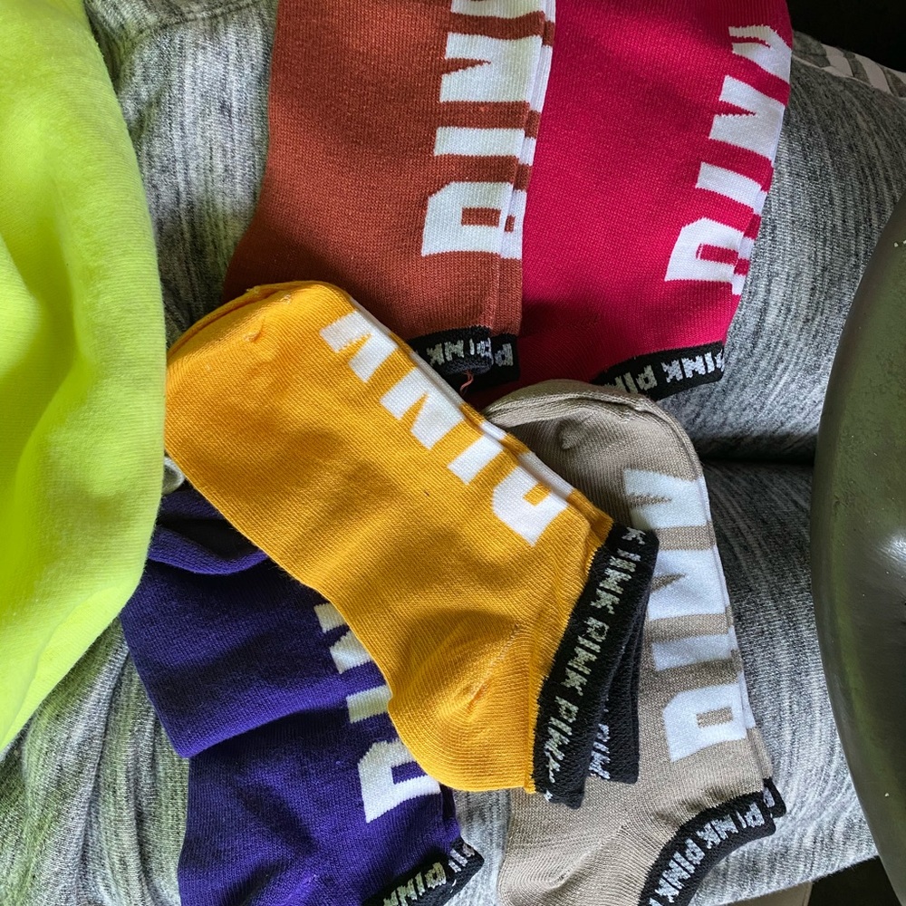 5 pairs of pink socks